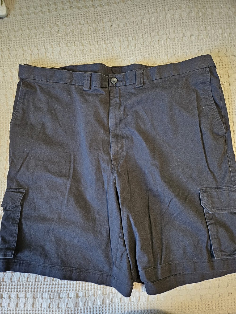 Men's Cargo Shorts in Black - Comfortable Everyday Wear